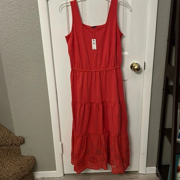 Talbots Women’s (PS) Coral Jersey Eyelet tiered fit and flare midi dress NWT - Picture 1 of 6